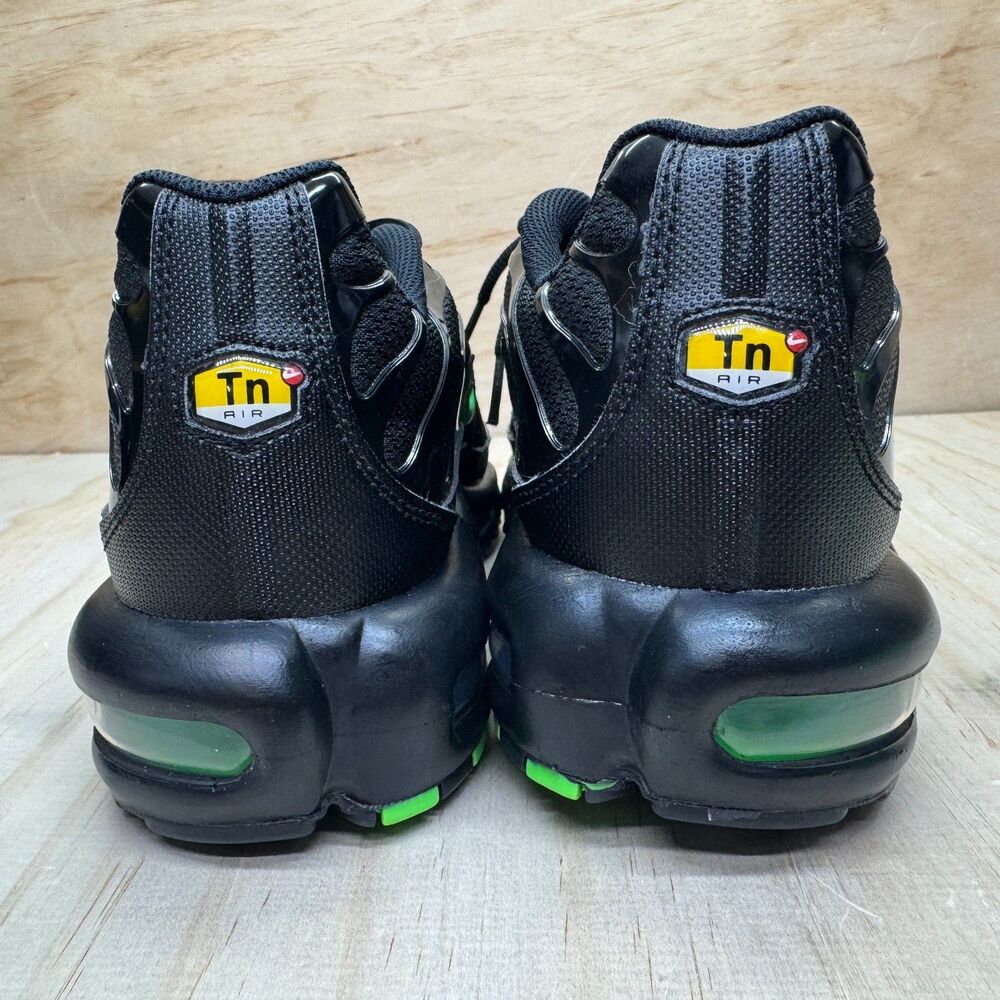 NEW Nike Air Max Plus “Green Strike” Black Lifestyle Shoes Mens sz 12 DM0032-024 - Picture 2 of 10